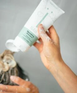 Naïf Combinatie Shampoo & Haarlotion - Babyverzorging - Voordeelverpakking - 2 Stuks - Met Natuurlijke Ingrediënten 7 Naïf Combinatie Shampoo & Haarlotion - Babyverzorging - Voordeelverpakking - 2 Stuks - Met Natuurlijke Ingrediënten -Aanbiedingen BIBS Winkel 1003x1200 3