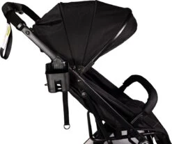 Ding Vivo Wandelwagen - Zwart - Inklapbare Buggy - Inclusief Boodschappenmandje En Zonnekap 14 Ding Vivo Wandelwagen - Zwart - Inklapbare Buggy - Inclusief Boodschappenmandje En Zonnekap -Aanbiedingen BIBS Winkel 1200x1006 7