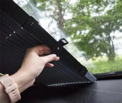 Zonnescherm Auto - Zonwering - Voorruit - UV Protectie - Oprolbaar - Rolgordijn - Rheme -Aanbiedingen BIBS Winkel 1200x1020 1