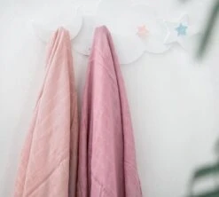 Hydrofiele Doek XL 120x120cm Poederroze - Hydrofiel Luier - Ultra Zacht Bamboe - Swaddle - Inbakerdoek - Wikkeldeken - Omslagdoek Baby - Bad -Aanbiedingen BIBS Winkel 1200x1080 10