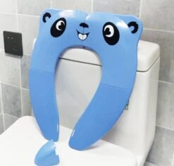 Merkloos Panda Toiletbril - Opvouwbaar In Opbergtasje - Voor Kinderen - WC Bril Verkleinen - Zindelijkheidstraining - Blauw -Aanbiedingen BIBS Winkel 1200x1143