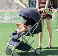 WOOSH New Buggy - Zwart - One Hand Folding - 3 Slaapstanden - Wandelwagen Tot 25 Kg - Regenhoes - Bekerhouder - Muggennet -Aanbiedingen BIBS Winkel 1200x1154 12