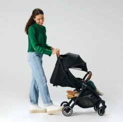 Lionelo Buggy Julie One - Kinderwagen Premium - Automatisch Opvouwen - Wandelwagen Tot 22 Kg - Comfortabele Zitje 30 Lionelo Buggy Julie One - Kinderwagen Premium - Automatisch Opvouwen - Wandelwagen Tot 22 Kg - Comfortabele Zitje -Aanbiedingen BIBS Winkel 1200x1196 30