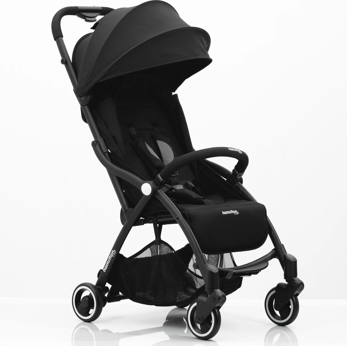 Hamilton By Yoop S1 Plus Buggy Met Monteerbare Zeno Plus Draagwieg - Nieuw En Hoger 2023 Model - Premium Budget Stroller Met One Hand Folding Technologie – Zwart - Licht, Verstelbaar, Wendbaar En Geschikt Van 0 Maanden Tot 4 Jaar – Inclusief Adapter 5 Hamilton By Yoop S1 Plus Buggy Met Monteerbare Zeno Plus Draagwieg - Nieuw En Hoger 2023 Model - Premium Budget Stroller Met One Hand Folding Technologie – Zwart - Licht, Verstelbaar, Wendbaar En Geschikt Van 0 Maanden Tot 4 Jaar – Inclusief Adapter - Afbeelding 5