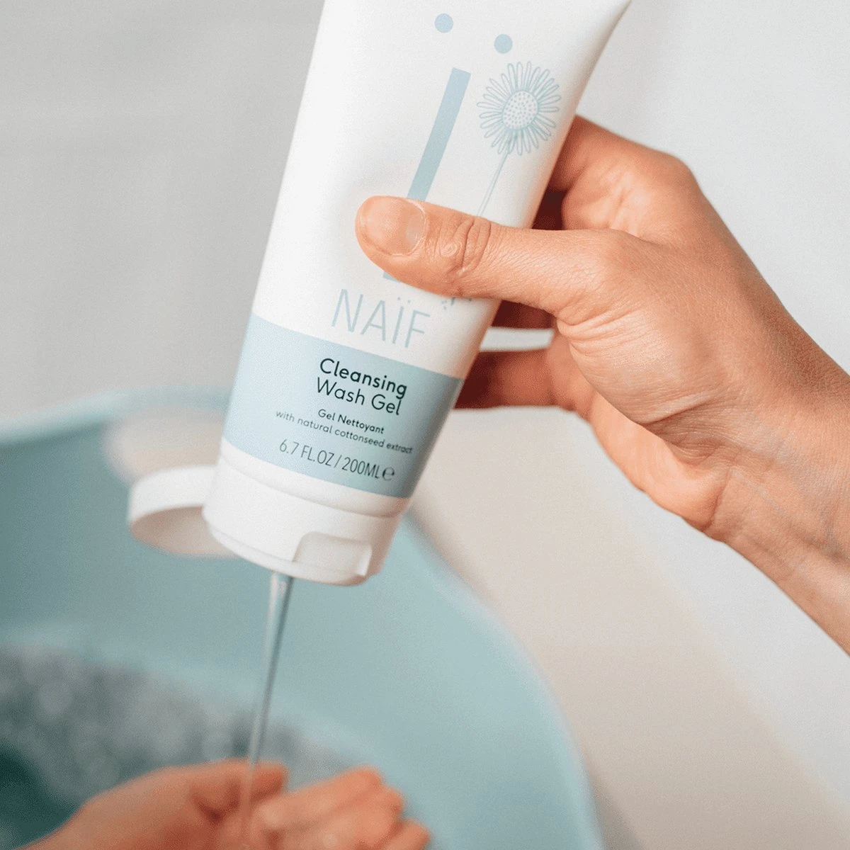 Naïf Baby Wasgel - Baby En Kind - 200ml - Met Natuurlijke Ingrediënten 4 Naïf Baby Wasgel - Baby En Kind - 200ml - Met Natuurlijke Ingrediënten - Afbeelding 4