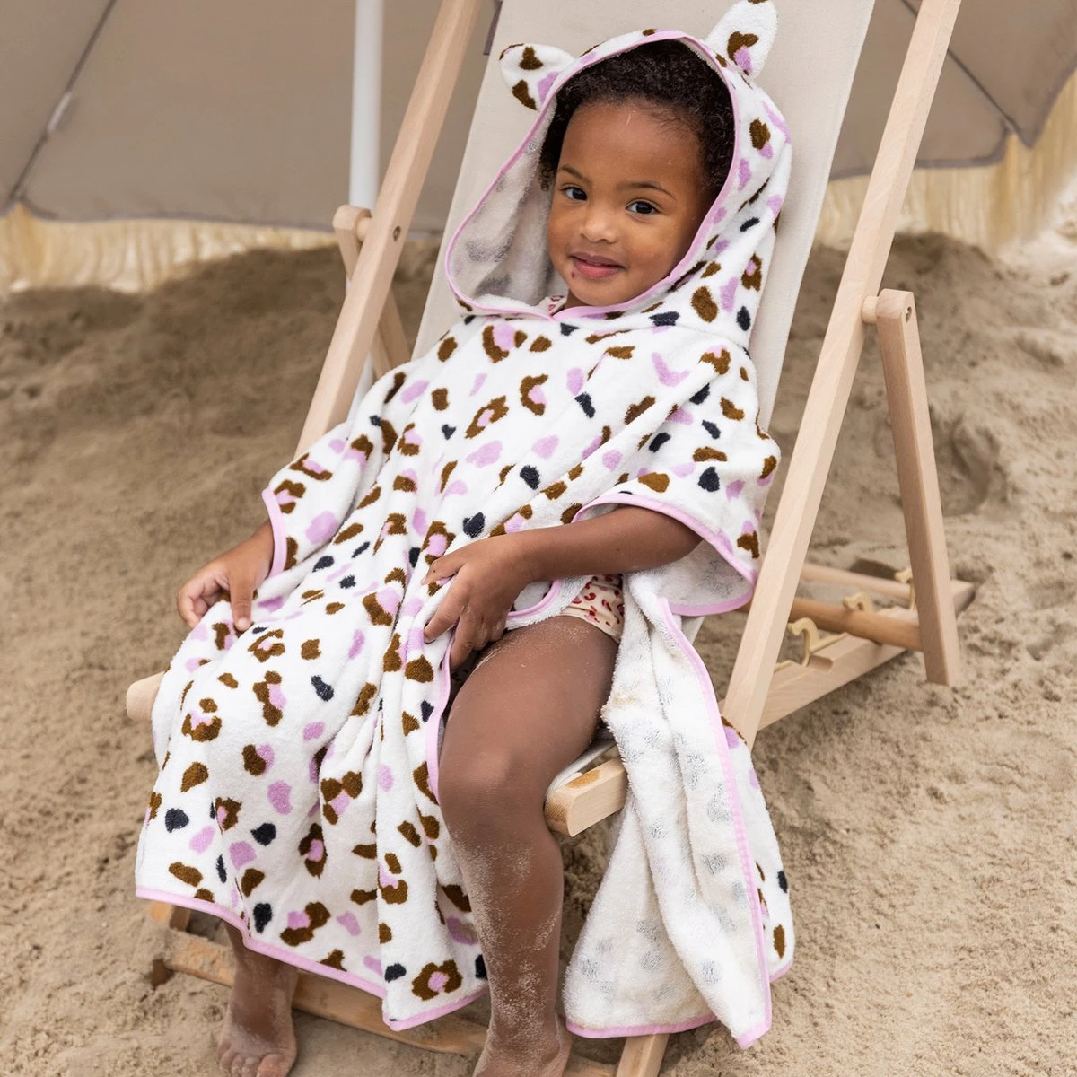 Swim Essentials - Strandponcho Offwhite Panterprint - Poncho's 2 Swim Essentials - Strandponcho Offwhite Panterprint - Poncho's - Afbeelding 2