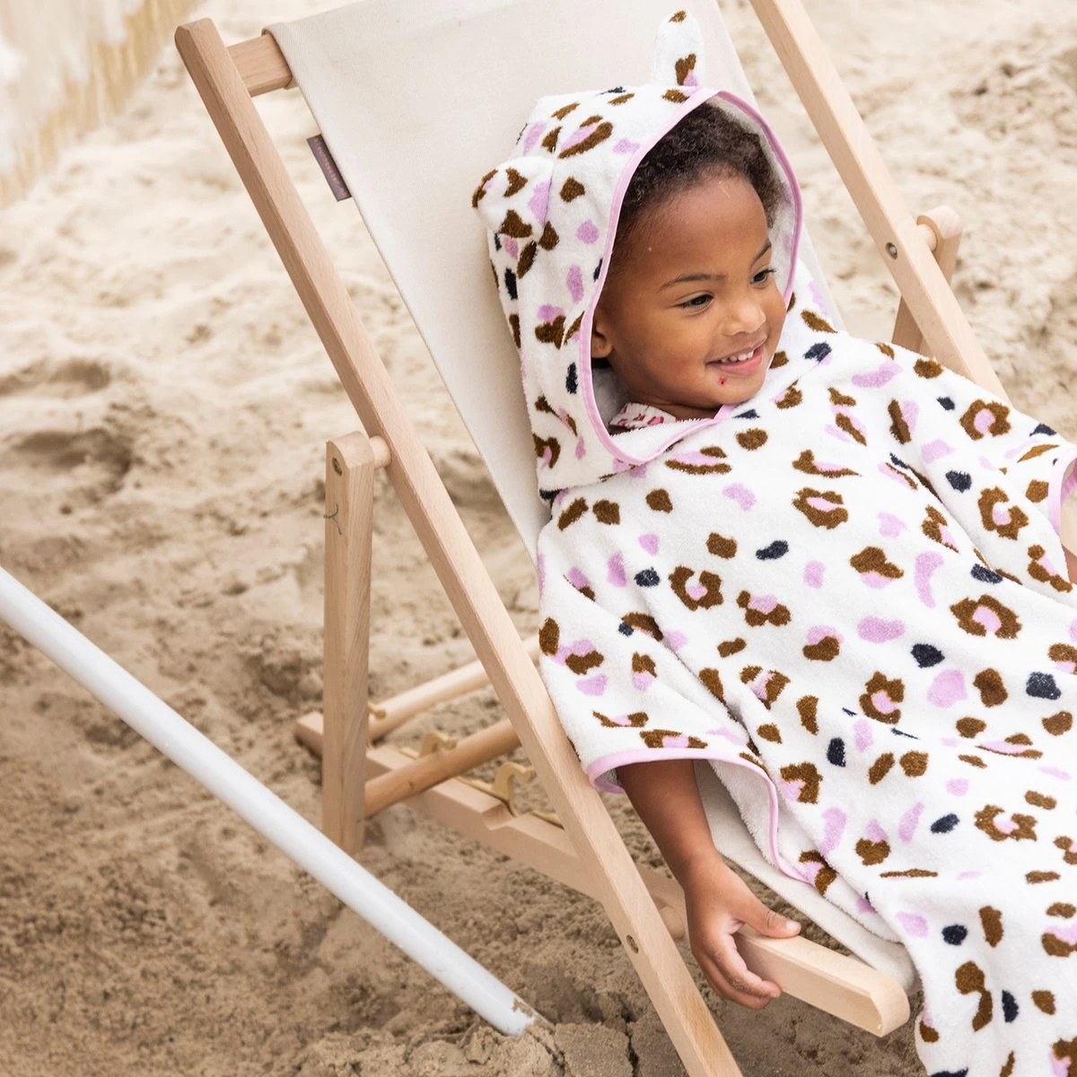 Swim Essentials - Strandponcho Offwhite Panterprint - Poncho's 5 Swim Essentials - Strandponcho Offwhite Panterprint - Poncho's - Afbeelding 5