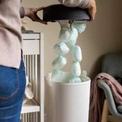 Tommee Tippee Twist & Click XL-luieremmer - Voor Maximaal 60 Luiers - Milieuvriendelijker Systeem - 1 Navulcassette - Duurzaam Geproduceerde Antibacteriële GREENFILM -Aanbiedingen BIBS Winkel 1200x1200 1364