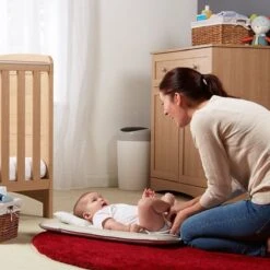 Tommee Tippee Simplee Sangenic Luieremmer, Milieuvriendelijker Systeem, Inclusief 1 Navulcassette Met Duurzaam Geproduceerde Antibacteriële GREENFILM, Grijs -Aanbiedingen BIBS Winkel 1200x1200 1387