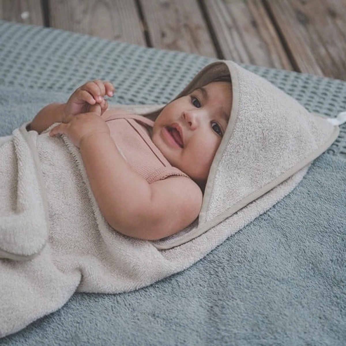 Koeka Baby Badcape Dijon Daily - 100x100cm - Zand 10 Koeka Baby Badcape Dijon Daily - 100x100cm - Zand - Afbeelding 10