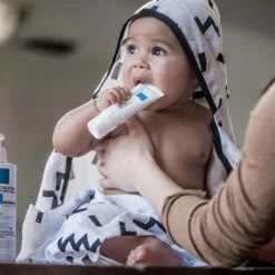 KipKep Blenker Hydrofiele Badcape - Maat 100x70cm - Memphis White -Aanbiedingen BIBS Winkel 1200x1200 1479