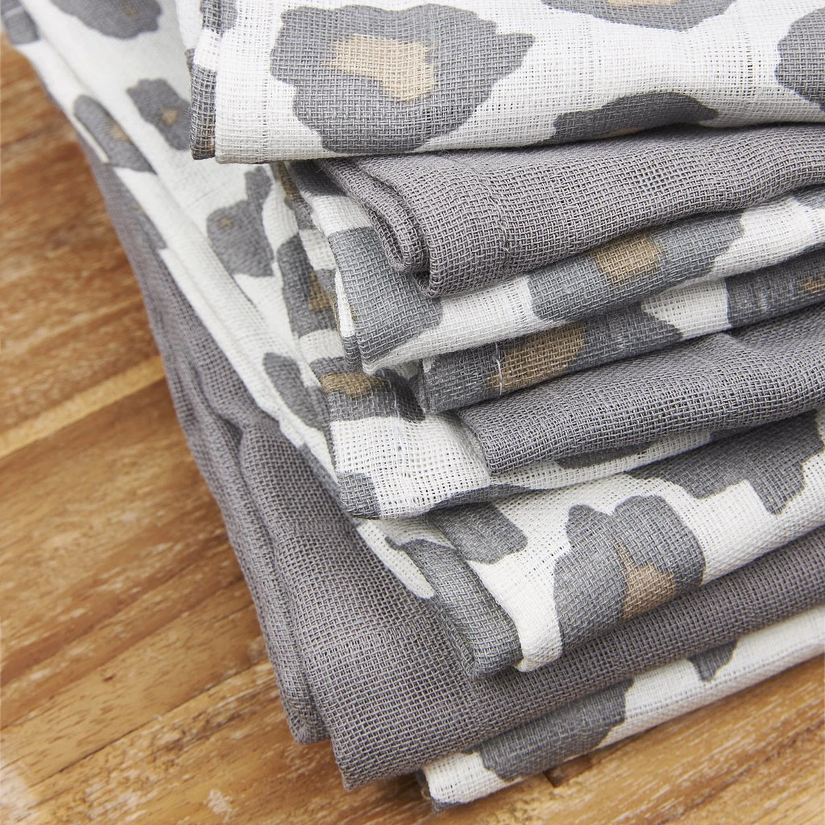 Meyco Panter Swaddle - 3-pack - Hydrofiel - Neutral/grey - 120x120cm 2 Meyco Panter Swaddle - 3-pack - Hydrofiel - Neutral/grey - 120x120cm - Afbeelding 2