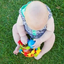 Playgro Speel En Leerbal - Grijp- En Bijtspeelgoed - Klikklak Geluiden - Spiegeltje - Kralen - Cilinder Met Rattelende Ballen -Aanbiedingen BIBS Winkel 1200x1200 1963