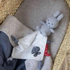 Nijntje - Knuffeldoekje - Fun At Sea 9 Nijntje - Knuffeldoekje - Fun At Sea -Aanbiedingen BIBS Winkel 1200x1200 1991