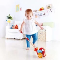 Hape Lilly Musical Stokroller Rood 56 Cm -Aanbiedingen BIBS Winkel 1200x1200 2022