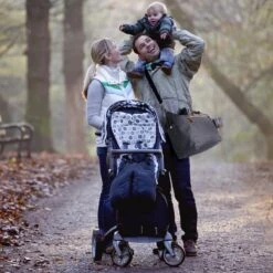 Brisby Slijtvaste Luiertas - Verzorgingstas Groot - Grijs - Inclusief Verschoonmatje - Isoleervakken - Fopspeen Houder - Makkelijk Te Bevestigen Aan De Kinderwagen -Aanbiedingen BIBS Winkel 1200x1200 2393