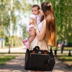 Brisby Slijtvaste Luiertas - Verzorgingstas Groot -Zwart - Inclusief Verschoonmatje - Isoleervakken - Fopspeen Houder - Makkelijk Te Bevestigen Aan De Kinderwagen -Aanbiedingen BIBS Winkel 1200x1200 2767