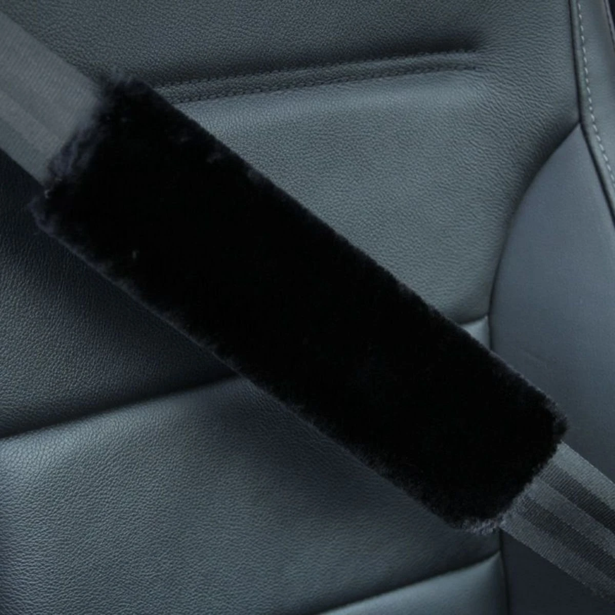 Hazlö Luxe Gordelhoezen - Extra Zacht - Schouderhoezen - Gordelkussen - Auto Gordel Beschermer - Gordel Beschermer - Gordelhoes - 2 Stuks - Zwart 5 Hazlö Luxe Gordelhoezen - Extra Zacht - Schouderhoezen - Gordelkussen - Auto Gordel Beschermer - Gordel Beschermer - Gordelhoes - 2 Stuks - Zwart - Afbeelding 5