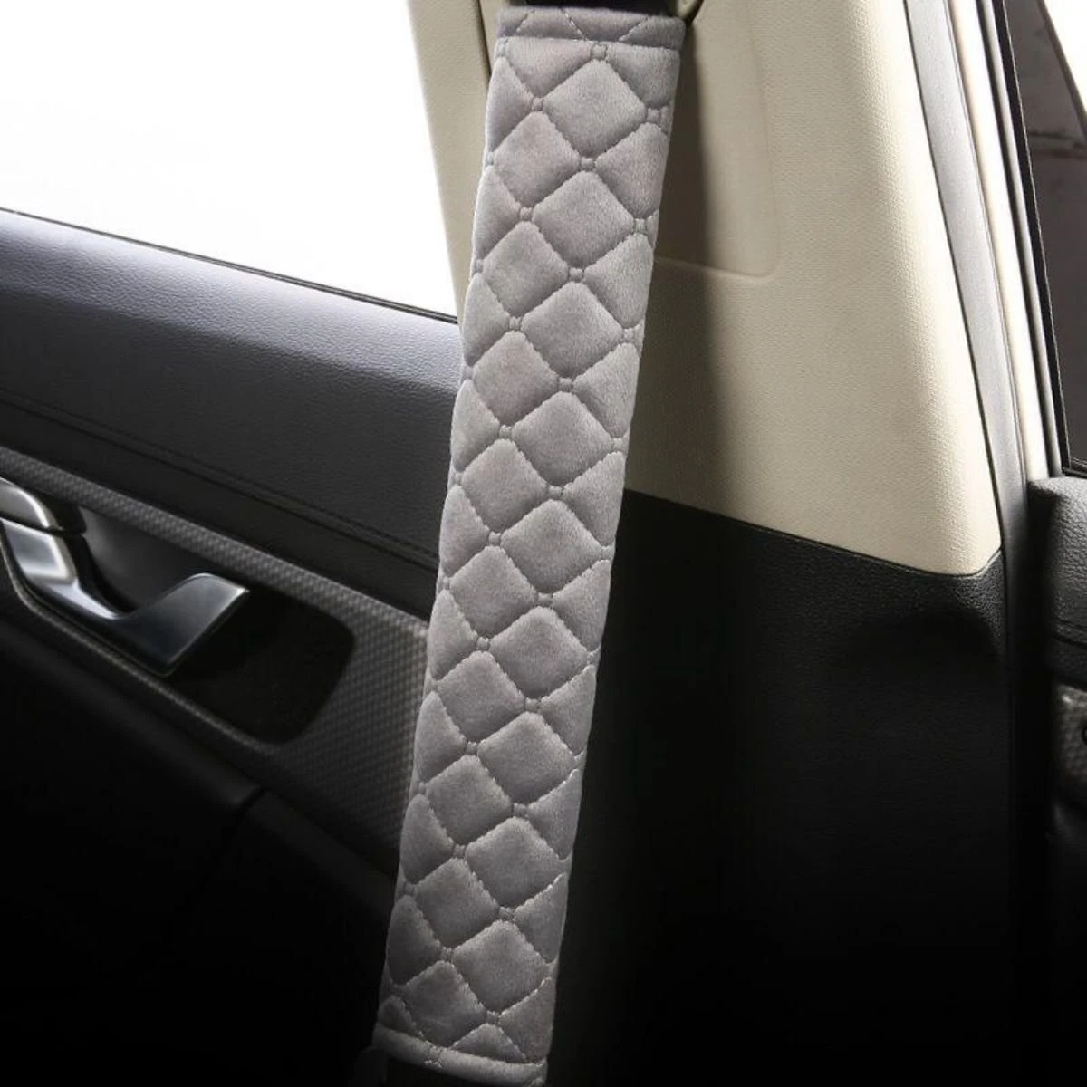 Hazlö Luxe Gordelhoezen - Checkered - Auto Gordel Beschermer - Schouderhoezen - Gordelkussen - Gordelhoes - 2 Stuks - Grijs 4 Hazlö Luxe Gordelhoezen - Checkered - Auto Gordel Beschermer - Schouderhoezen - Gordelkussen - Gordelhoes - 2 Stuks - Grijs - Afbeelding 4