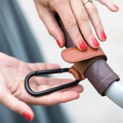 Jinius ® - Boodschappen Haak - Kinderwagen Tassenhaakjes - Haakjes Voor Tassen - Buggy Haakjes - Bruin - Set Van 2 -Aanbiedingen BIBS Winkel 1200x1200 3868