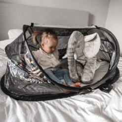 Deryan Baby Luxe Campingbedje – Inclusief Zelfopblaasbare Matras - Zoo -Aanbiedingen BIBS Winkel 1200x1200 3924