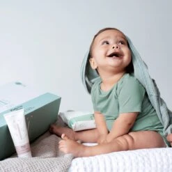 Naïf Plasticvrije Billendoekjes - Voordeelverpakking - Babyverzorging - 32 Stuks X 54 Doekjes - Met Natuurlijke Ingrediënten -Aanbiedingen BIBS Winkel 1200x1200 393