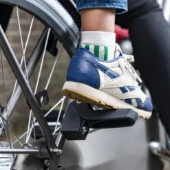 Qibbel 6+ Junior Fietsstoeltje Achter - Legergroen Met Zwart Kussentje -Aanbiedingen BIBS Winkel 1200x1200 4171