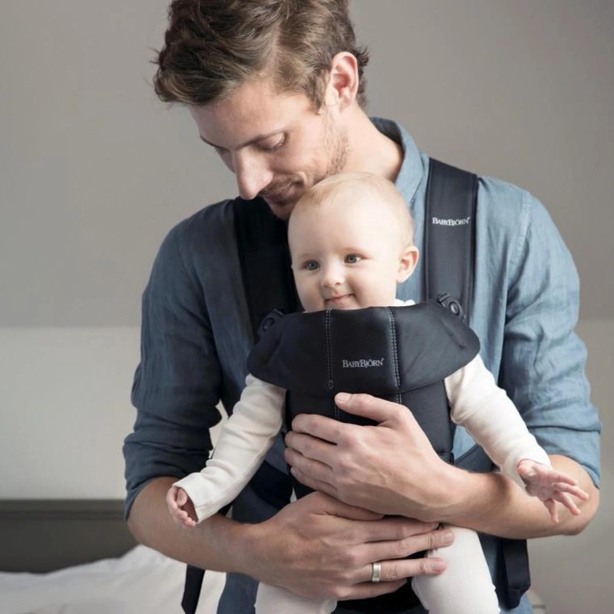 BabyBjörn Draagzak Mini - Cotton - Zwart 10 BabyBjörn Draagzak Mini - Cotton - Zwart - Afbeelding 10