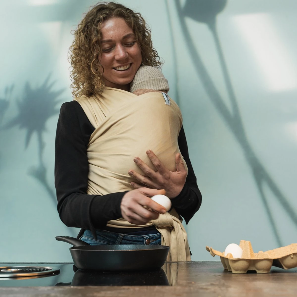 Cuddie Baby Draagdoek - Premium Organic Baby Draagdoek Gemaakt Van Bio Katoen - Newborns Tot 15 Kg - Baby Cadeau - Met Wenskaart - Sand 5 Cuddie Baby Draagdoek - Premium Organic Baby Draagdoek Gemaakt Van Bio Katoen - Newborns Tot 15 Kg - Baby Cadeau - Met Wenskaart - Sand - Afbeelding 5