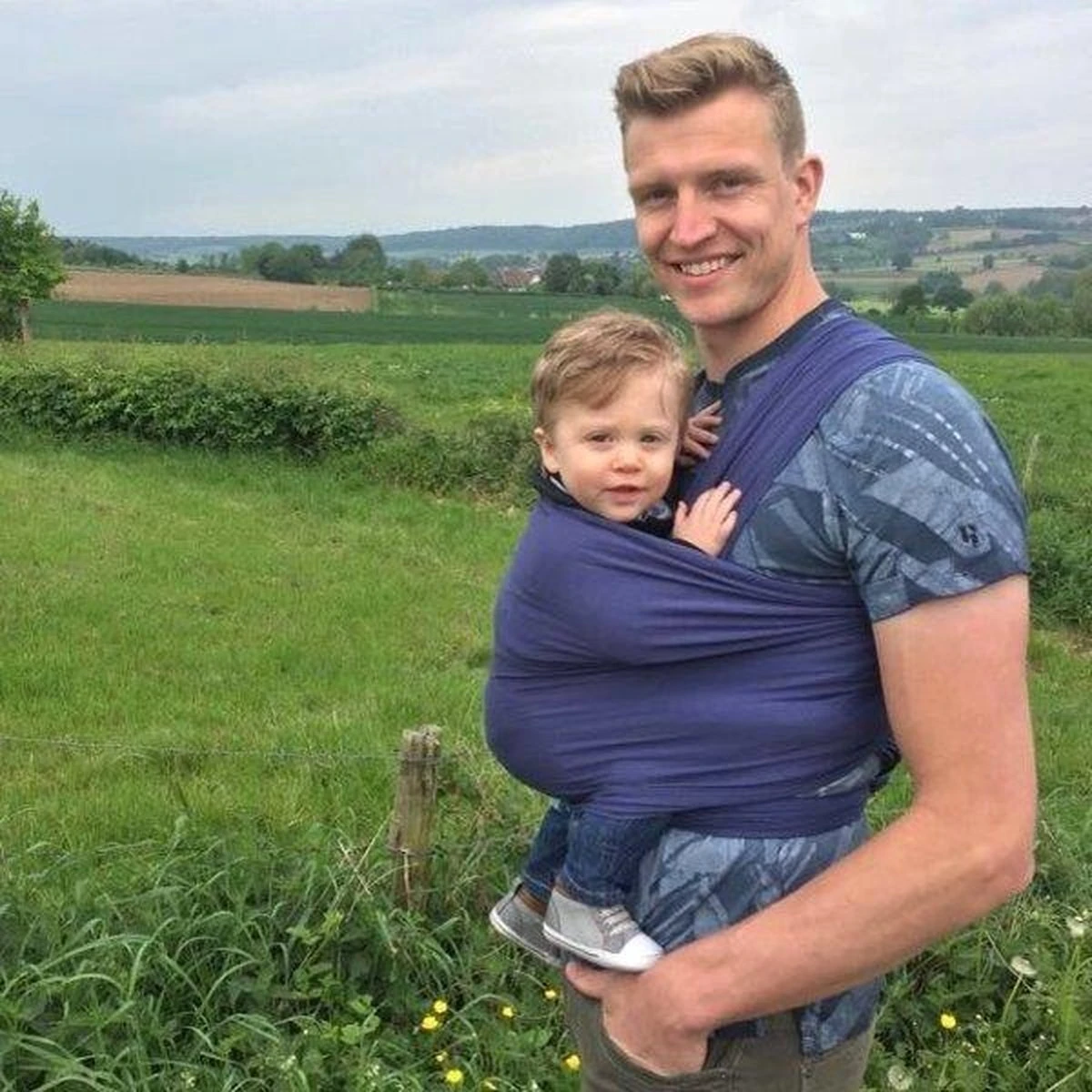 Smallvips Draagdoek Taupe - Rekbare Draagdoek Van Bamboo - Heerlijk Zacht En Koel - Ergonomisch Dragen 2 Smallvips Draagdoek Taupe - Rekbare Draagdoek Van Bamboo - Heerlijk Zacht En Koel - Ergonomisch Dragen - Afbeelding 2