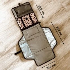 BabyBird - Verschoonmatje Leopard - Waterbestendig 11 BabyBird - Verschoonmatje Leopard - Waterbestendig -Aanbiedingen BIBS Winkel 1200x1200 4720