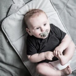 KipKep Napper Combi Verschonings-set - Uit Gerecyclede Materialen - Calming Green -Aanbiedingen BIBS Winkel 1200x1200 4728