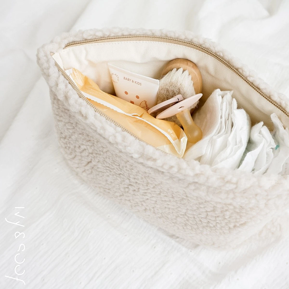 Teddy Etui | Teddy Tasje | Luier Etui | Toilettas | Ecru | Ivy And Soof 2 Teddy Etui | Teddy Tasje | Luier Etui | Toilettas | Ecru | Ivy And Soof - Afbeelding 2