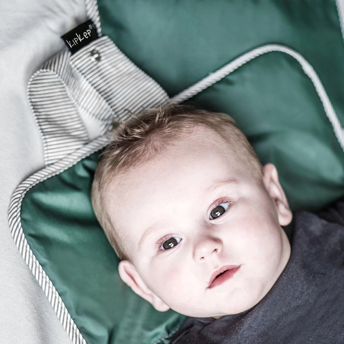 KipKep Napper Verschoonmatje - Uit Gerecyclede Materialen - Machinewasbaar - Calming Green 2 KipKep Napper Verschoonmatje - Uit Gerecyclede Materialen - Machinewasbaar - Calming Green - Afbeelding 2