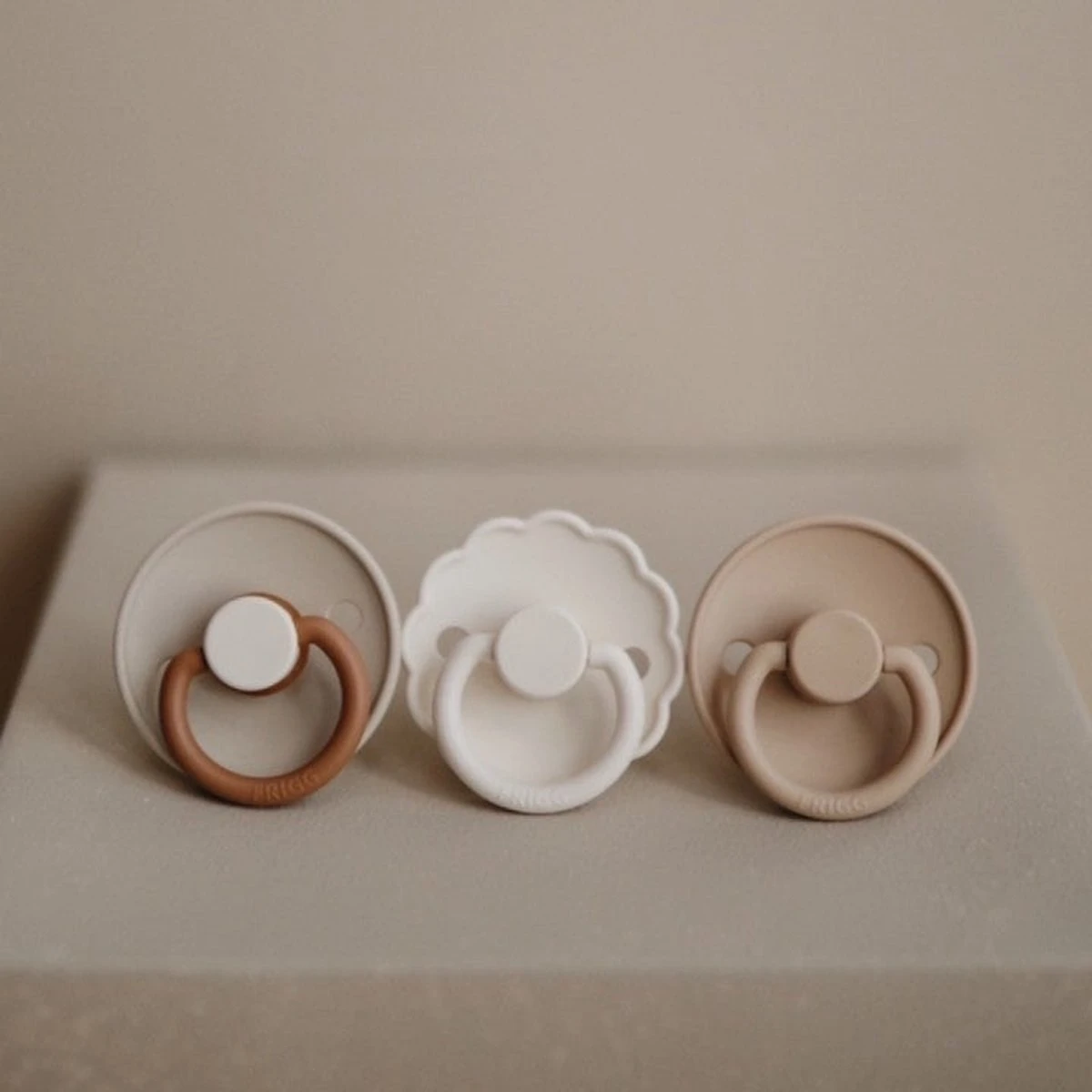 Frigg Fopspeen - Maat 2 6-18 Maanden - 1 Stuk - Daisy - Baked Clay 19 Frigg Fopspeen - Maat 2 6-18 Maanden - 1 Stuk - Daisy - Baked Clay - Afbeelding 19