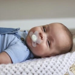 Difrax Fopspeen 0-6 Maanden Dental Speen - Glow In The Dark - 2 Stuks -Aanbiedingen BIBS Winkel 1200x1200 5177