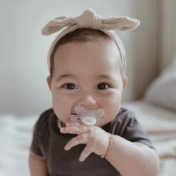 Difrax Fopspeen 0-6 Maanden Dental - Glow In The Dark - Orthodontische Speen - 1 Stuk -Aanbiedingen BIBS Winkel 1200x1200 5189