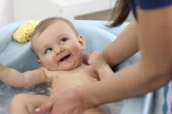 Chicco Cuddle & Bubble Verzorgingstafel - Babybadje Met Standaard - Luiertafel - Verschoontafel - Verstelbare Hoogtes -Aanbiedingen BIBS Winkel 1200x793