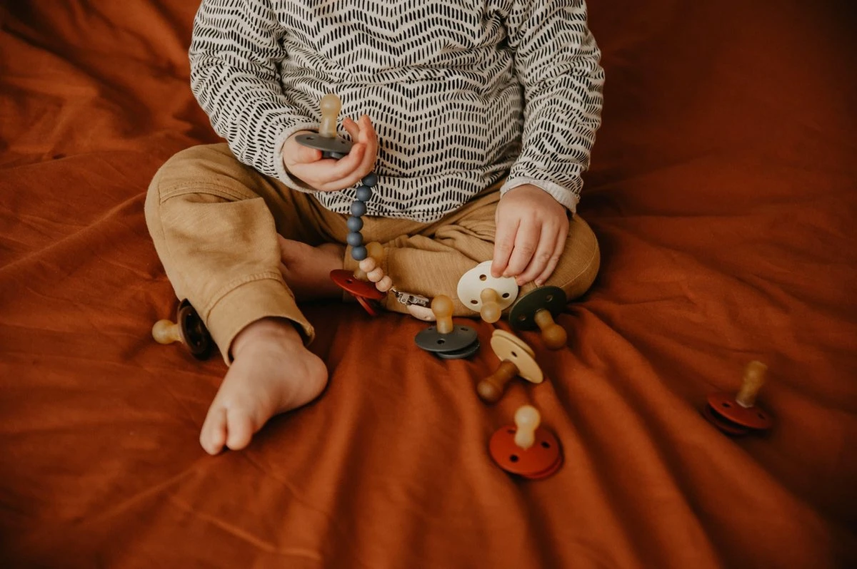 BIBS Fopspenen| Set 4 Stuks|0-6 Maanden|Maat 1| Cloud, Baby Blue, Midnight Blue, Sky Blue| 2 BIBS Fopspenen| Set 4 Stuks|0-6 Maanden|Maat 1| Cloud, Baby Blue, Midnight Blue, Sky Blue| - Afbeelding 2