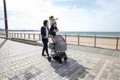 Bebeconfort Hello 2-in-1 Kinderwagen - Inclusief Reiswieg - Black Chic 27 Bebeconfort Hello 2-in-1 Kinderwagen - Inclusief Reiswieg - Black Chic -Aanbiedingen BIBS Winkel 1200x799 162