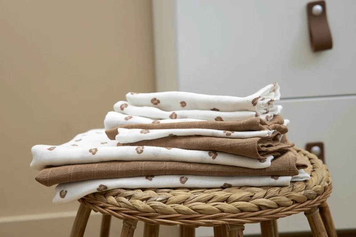 Meyco Mini Panther Swaddle - 2-pack - Toffee - 120x120cm 7 Meyco Mini Panther Swaddle - 2-pack - Toffee - 120x120cm - Afbeelding 7