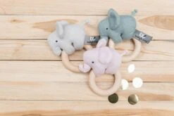 Baby's Only Houten Baby Rammelaar Olifant Gebreid - Classic Roze - Baby Cadeau -Aanbiedingen BIBS Winkel 1200x800 281