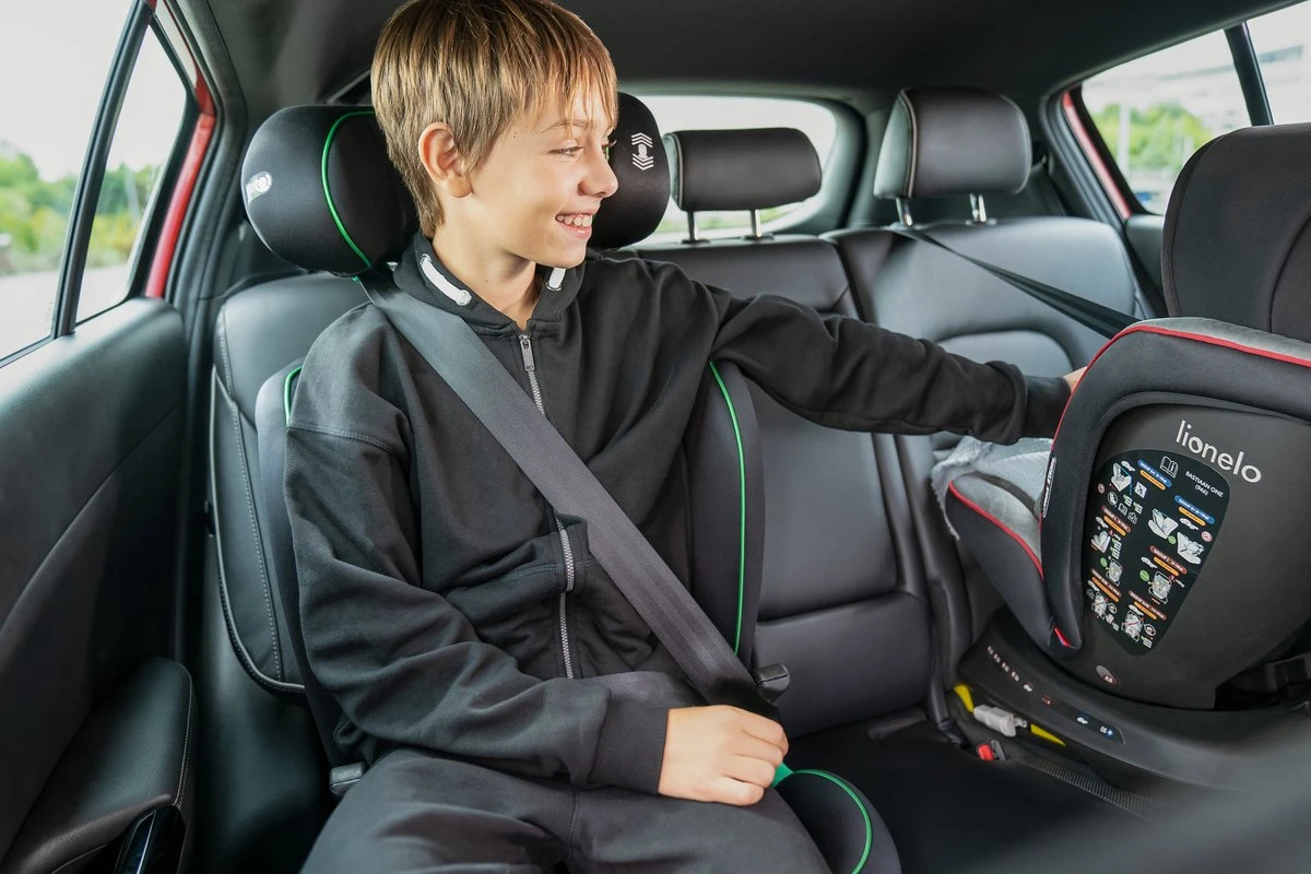 Lionelo Neal - Premium Autostoel - Hoofdsteunverstelling - Ventilatiesysteem - ISOFIX Tot 12 Jaar 7 Lionelo Neal - Premium Autostoel - Hoofdsteunverstelling - Ventilatiesysteem - ISOFIX Tot 12 Jaar - Afbeelding 7