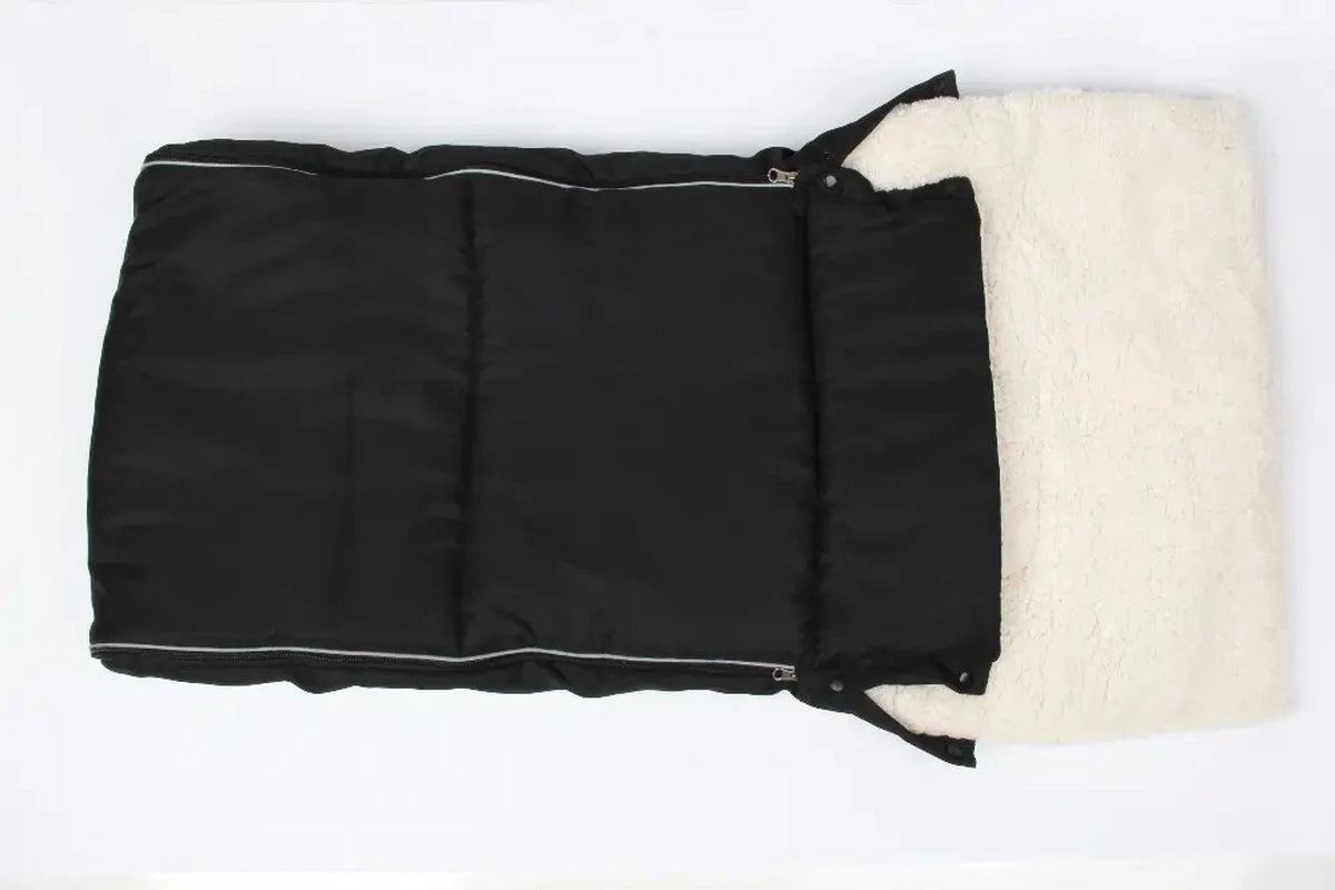 TechU™ Warme Fleece Slaapzak Voor Kinderwagen & Buggy – Zacht Fleece Bedje Voor Baby's – Tegen Kou, Onderkoeling & Winter – Zwart 3 TechU™ Warme Fleece Slaapzak Voor Kinderwagen & Buggy – Zacht Fleece Bedje Voor Baby's – Tegen Kou, Onderkoeling & Winter – Zwart - Afbeelding 3
