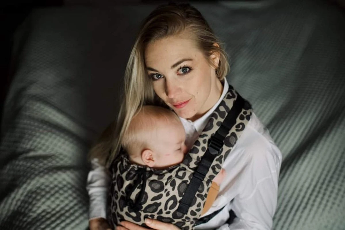 Pure Baby Love - Draagzak - Cross & Go - Panter Zwart - Maat 44/50 - 74 4 Pure Baby Love - Draagzak - Cross & Go - Panter Zwart - Maat 44/50 - 74 - Afbeelding 4