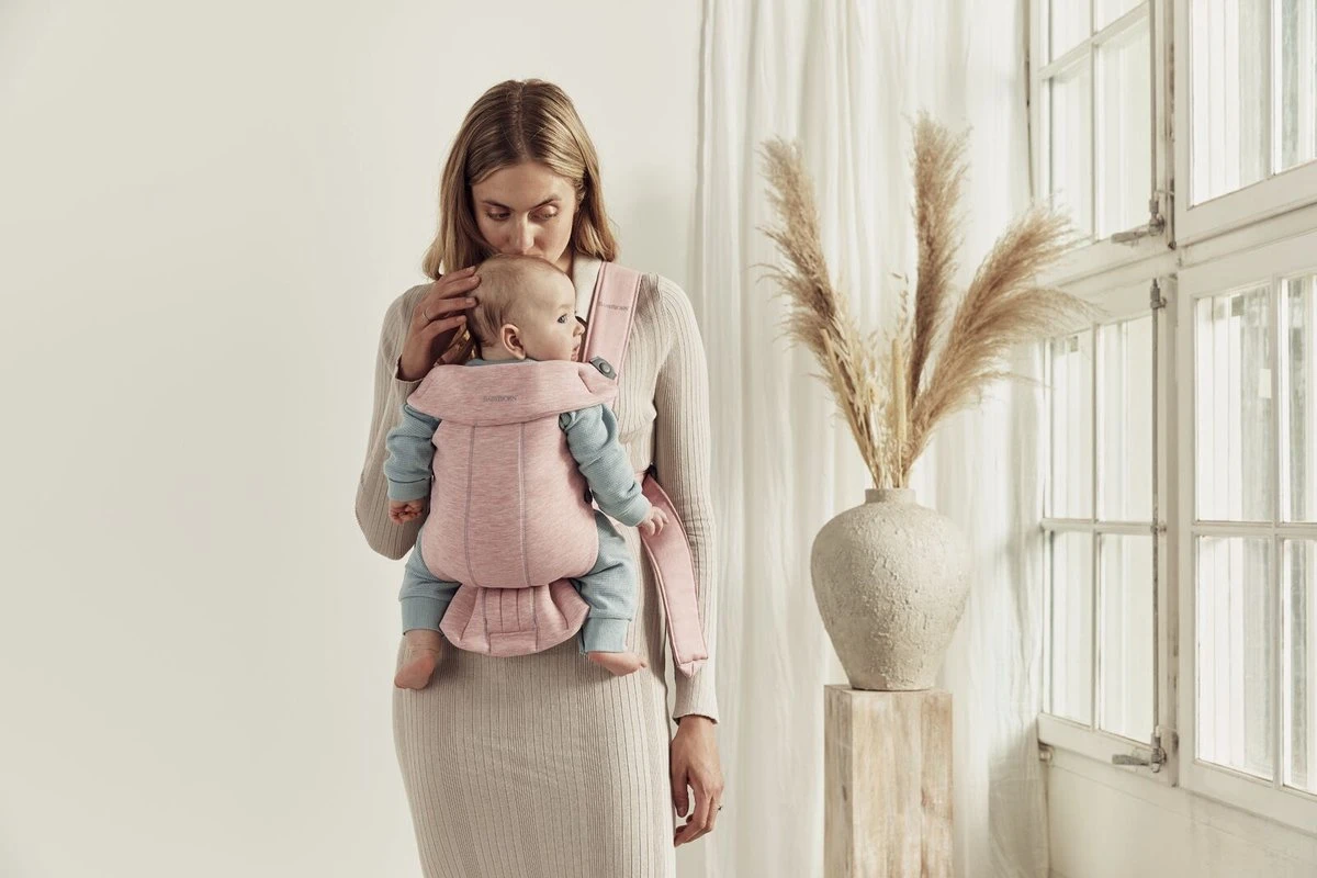 BabyBjörn Draagzak Mini - 3D Jersey - Lichtroze 11 BabyBjörn Draagzak Mini - 3D Jersey - Lichtroze - Afbeelding 11