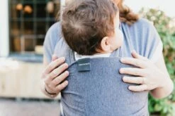 Baby Garden Draagdoek Grijs - Ergonomisch - Original - Inclusief Slabbetje -Aanbiedingen BIBS Winkel 1200x800 645