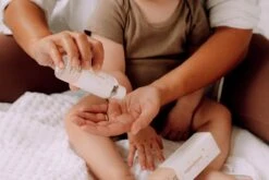 Naïf Verzachtende Babyolie - Baby En Kind - 100ml - Met Natuurlijke Ingrediënten 12 Naïf Verzachtende Babyolie - Baby En Kind - 100ml - Met Natuurlijke Ingrediënten -Aanbiedingen BIBS Winkel 1200x801 8