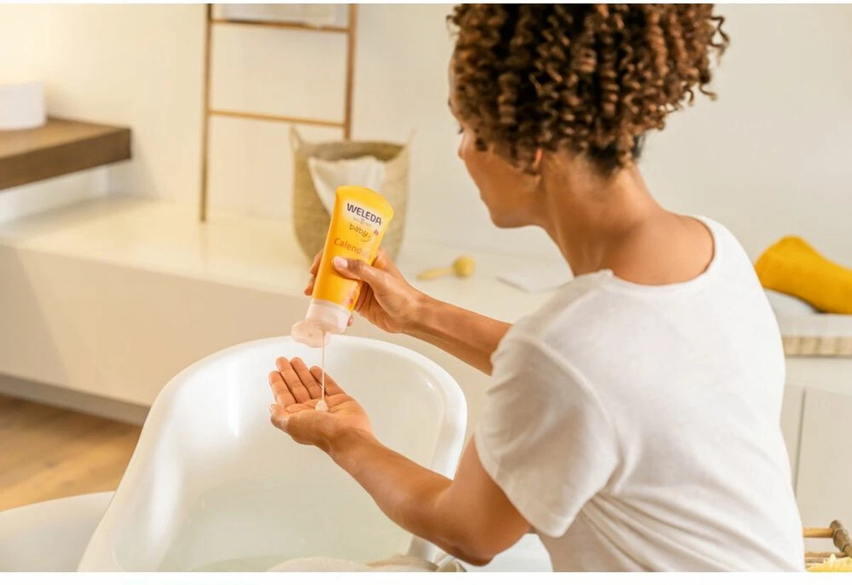 Weleda Calendula Babyshampoo & Douchecrème 4 Weleda Calendula Babyshampoo & Douchecrème - Afbeelding 4