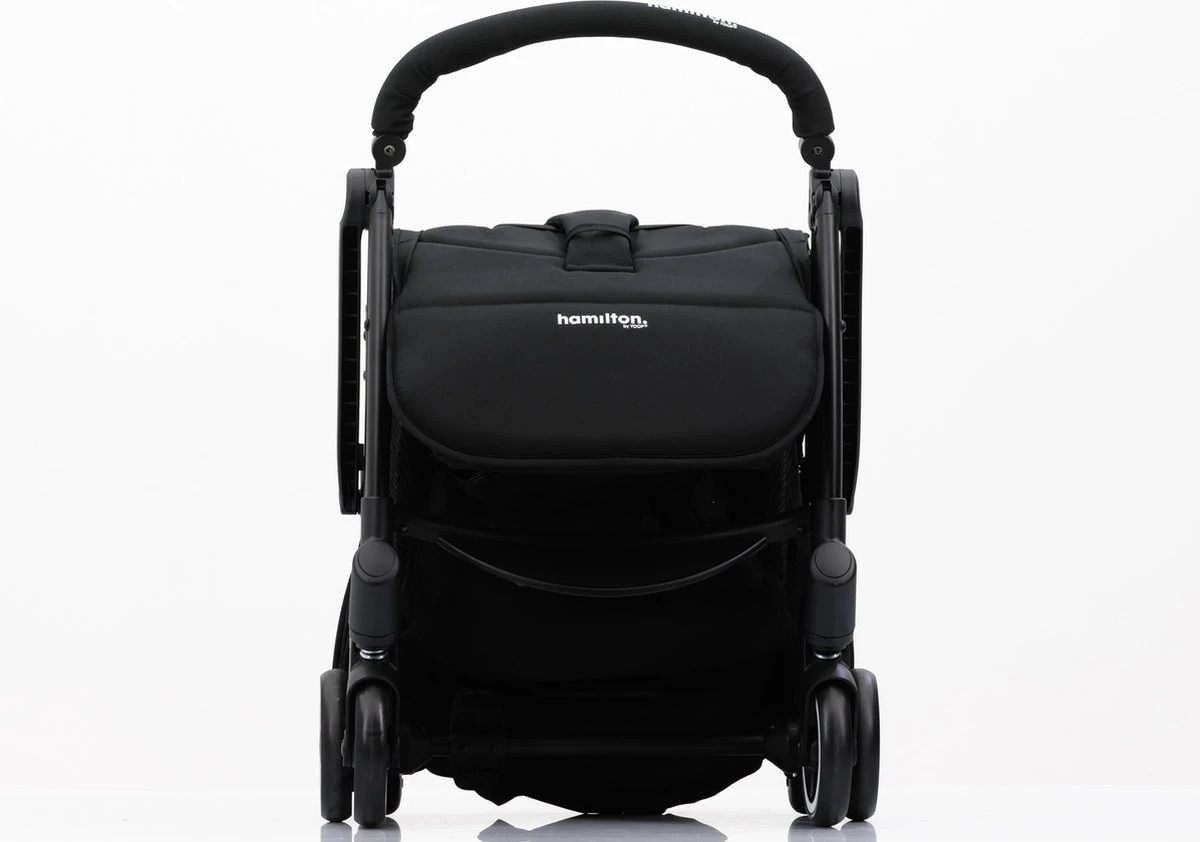 Hamilton By Yoop S1 Plus Buggy Met Monteerbare Zeno Plus Draagwieg - Nieuw En Hoger 2023 Model - Premium Budget Stroller Met One Hand Folding Technologie – Zwart - Licht, Verstelbaar, Wendbaar En Geschikt Van 0 Maanden Tot 4 Jaar – Inclusief Adapter 13 Hamilton By Yoop S1 Plus Buggy Met Monteerbare Zeno Plus Draagwieg - Nieuw En Hoger 2023 Model - Premium Budget Stroller Met One Hand Folding Technologie – Zwart - Licht, Verstelbaar, Wendbaar En Geschikt Van 0 Maanden Tot 4 Jaar – Inclusief Adapter - Afbeelding 13